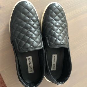 Black eccentric shoe